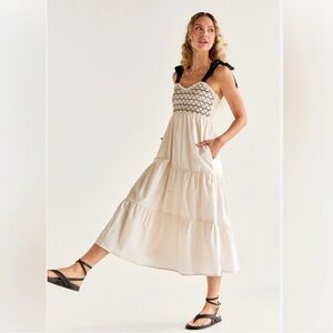 Trixxi cream tiered maxi dress size Medium